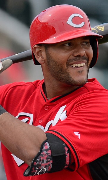Non-roster players Boesch, Dominguez pushing for Reds Opening Day spots